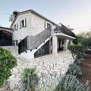  Apartament Koronsovac House With 4 Apartments
